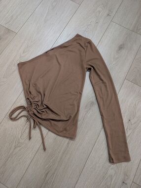 Top Chic brown asymmetric ruched long-sleeve top